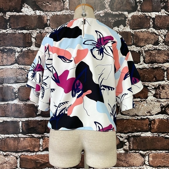 Halogen Blouse Women's XS Extra Small White Blue Pink Floral Short Sleeve Top - Picture 11 of 14